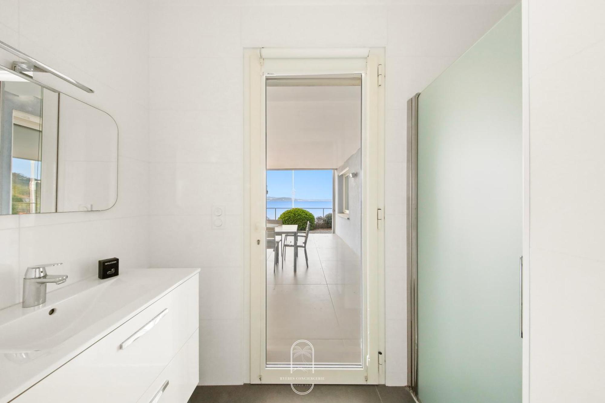 Villa Antoine Appartement Rdj Vue Mer Clim Wifi Parking Plage 50M La Garonne Le Pradet Exteriér fotografie